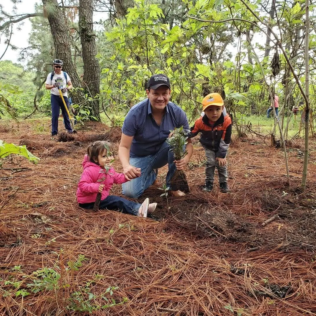 Recorrido y trabajo en campo de propietarios y colaboradores